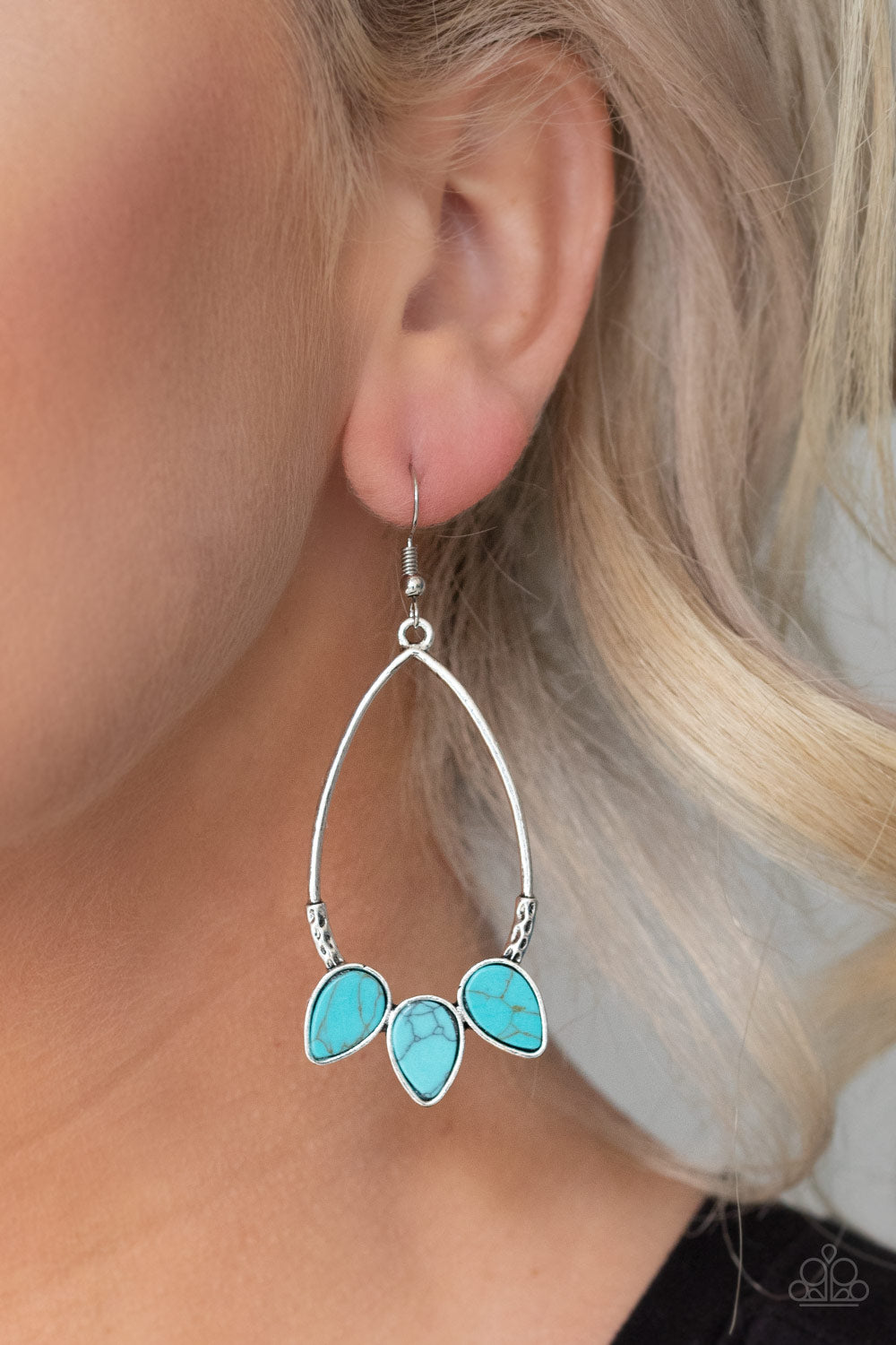Paparazzi ♥ Fierce Frontier - Blue ♥  Earrings