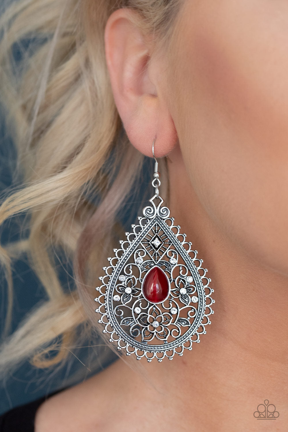 Paparazzi ♥ Eden Glow - Red ♥  Earrings