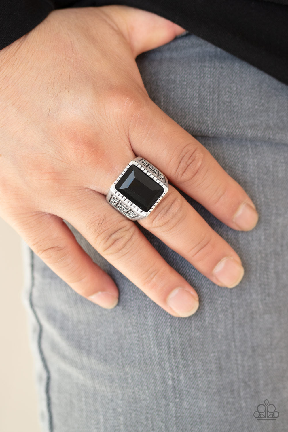 Paparazzi ♥ Winning Attitude - Black ♥  Ring