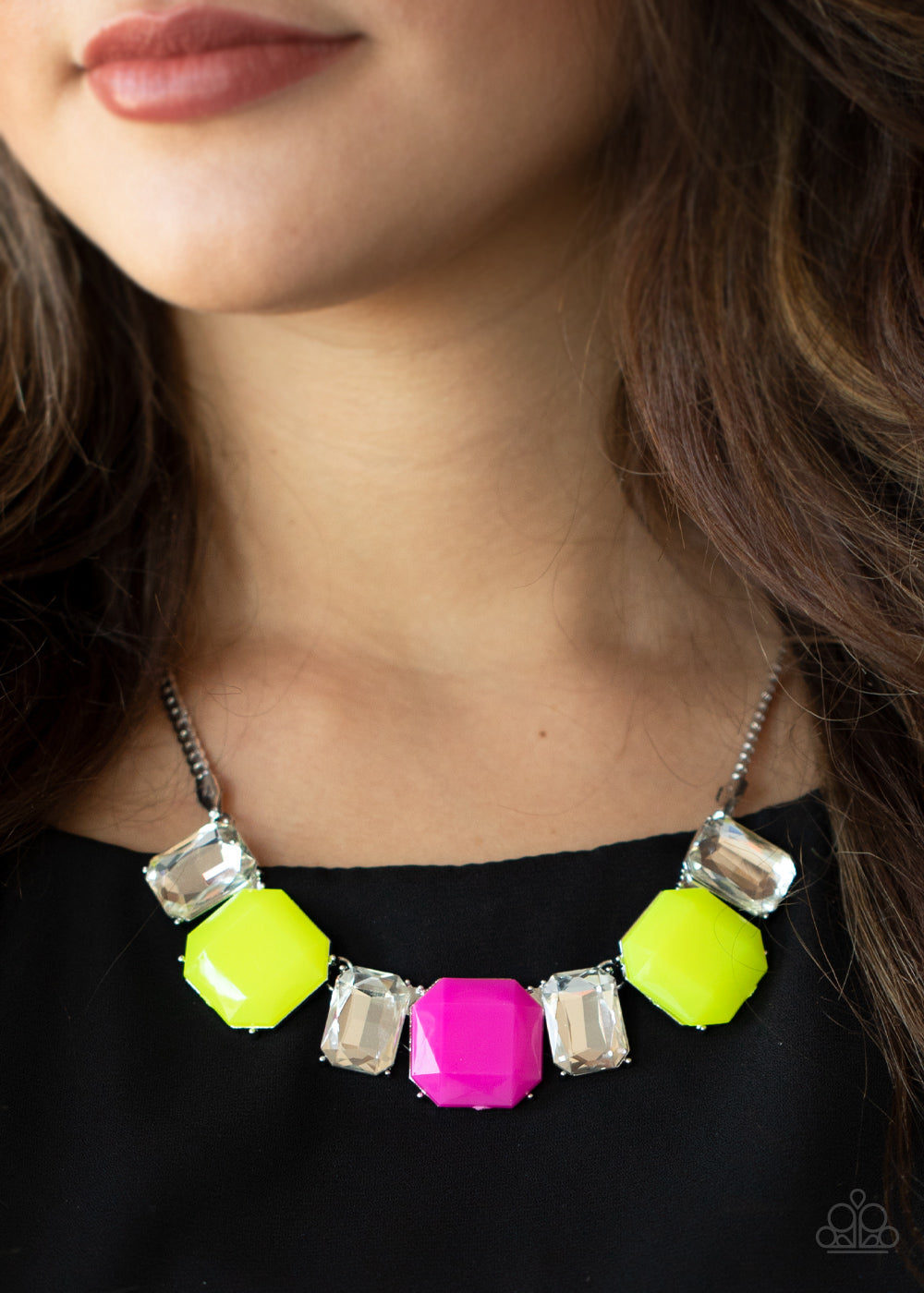 Paparazzi ♥ Royal Crest - Yellow ♥  Necklace