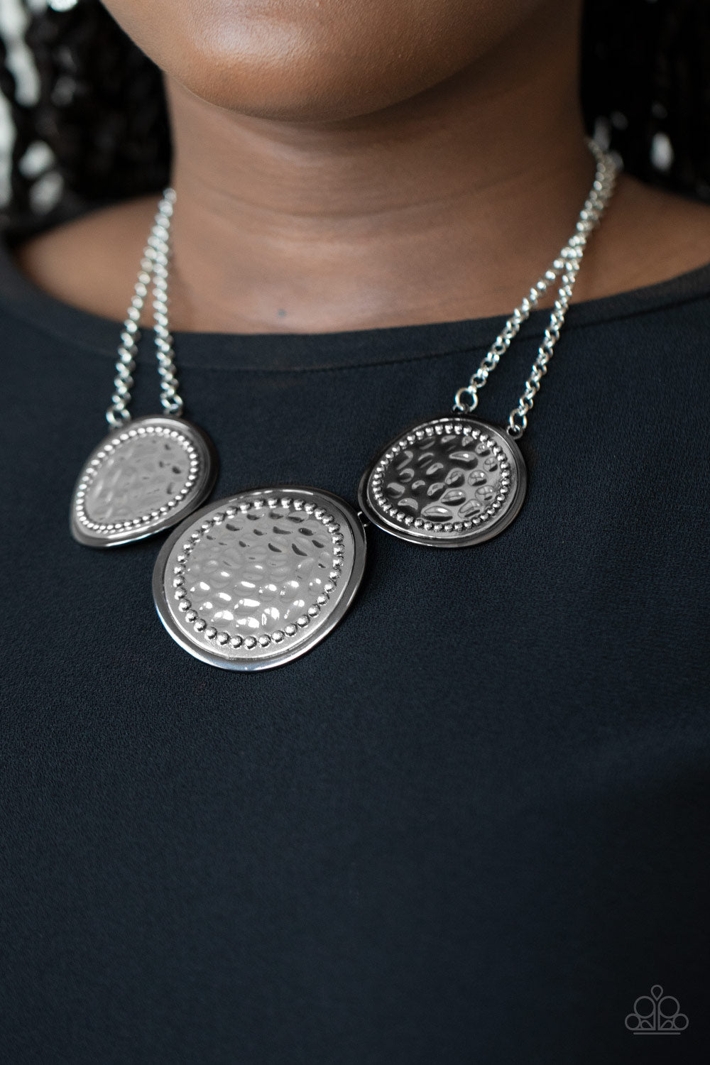 Paparazzi ♥ Gladiator Glam - Black ♥  Necklace