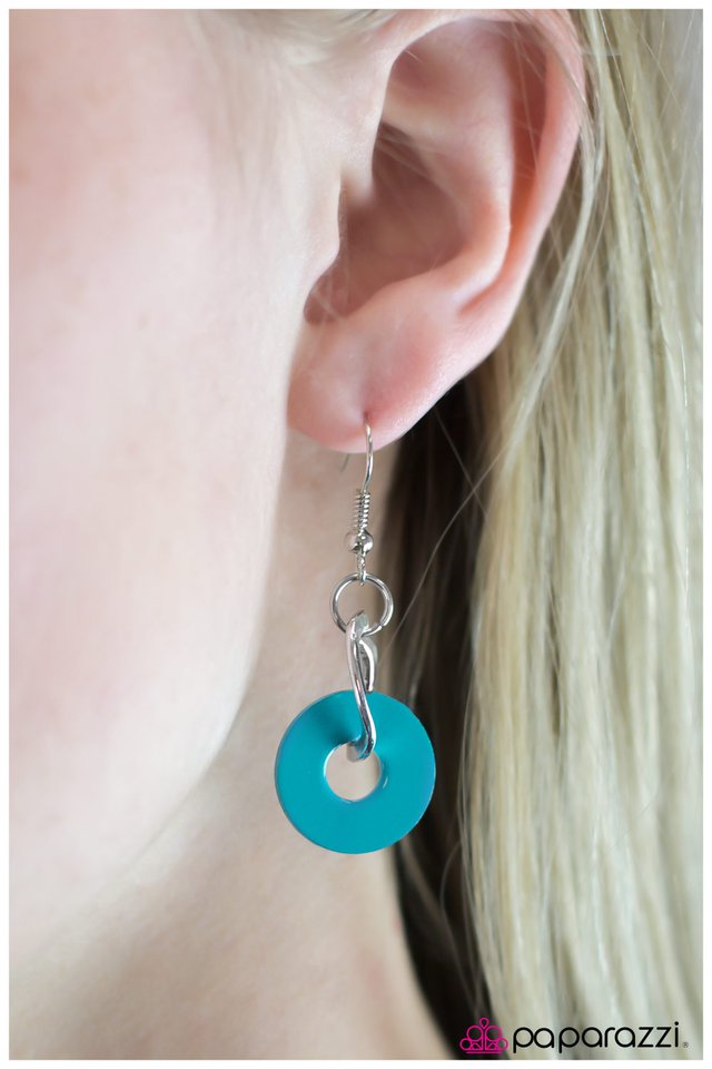 Paparazzi ♥ An Open DISCussion - Blue ♥ Necklace