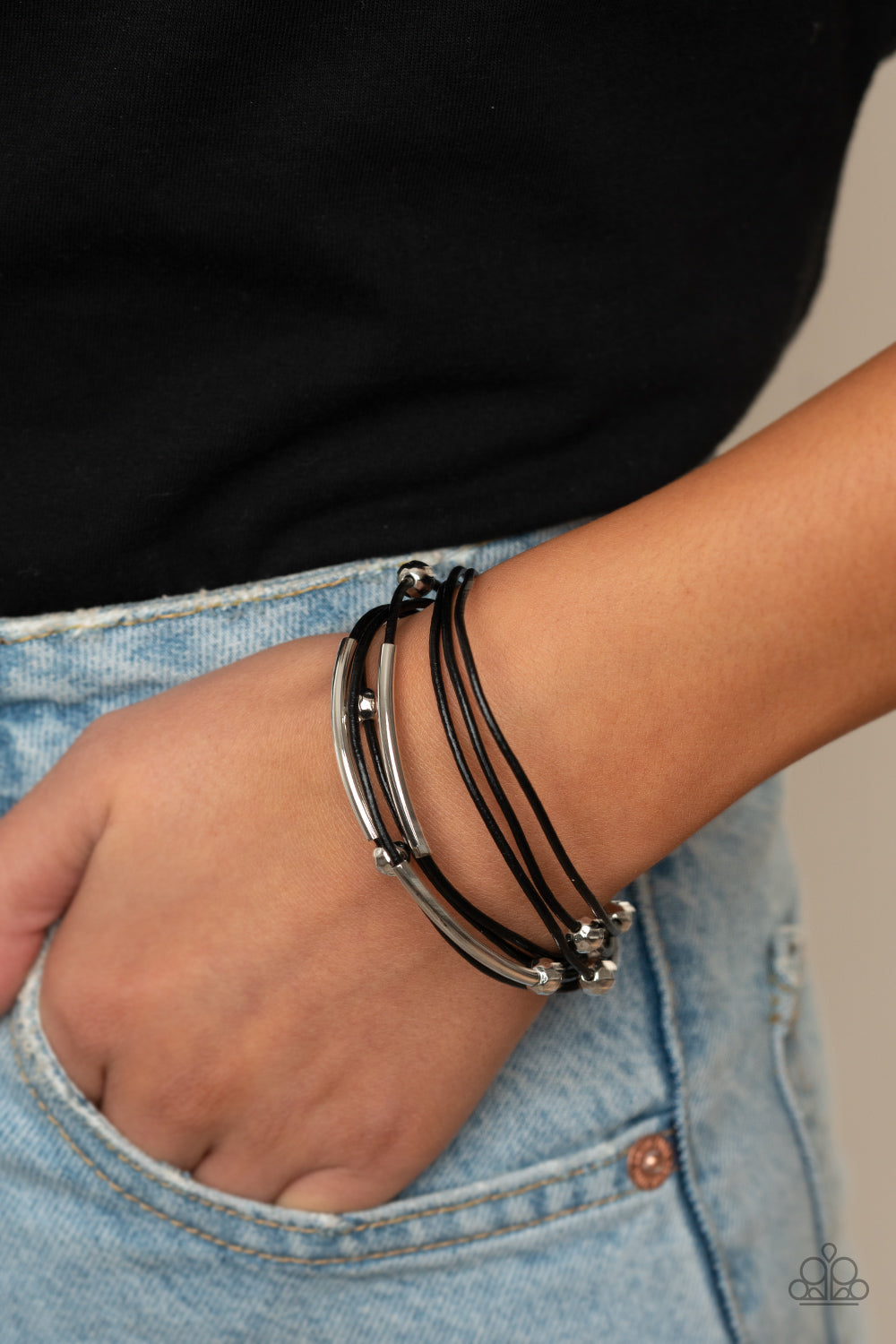 Paparazzi ♥ Magnetically Modern - Black ♥  Bracelet