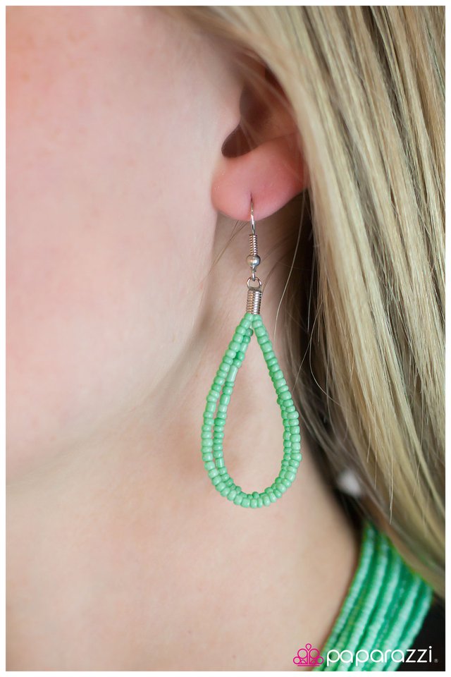 Paparazzi ♥ Wide Open Spaces - Green ♥ Necklace