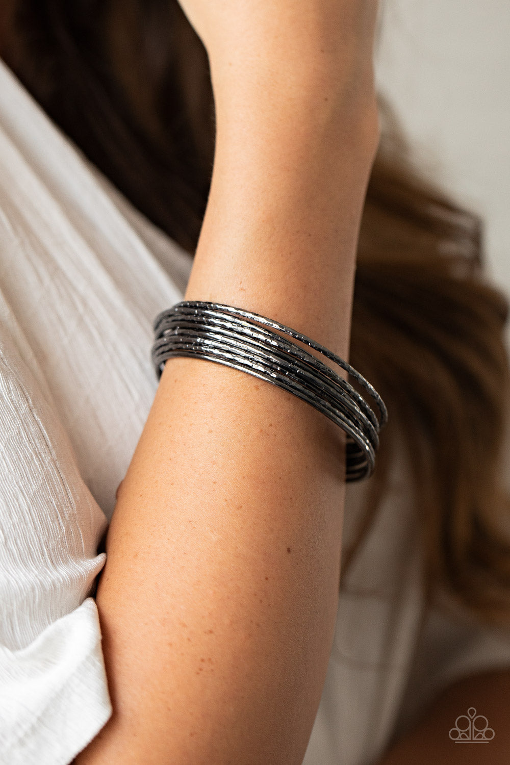 Paparazzi ♥ Thanks For GLISTENING - Black ♥  Bracelet