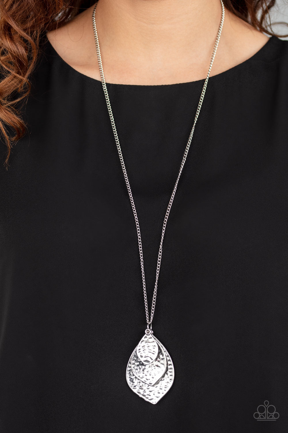 Paparazzi ♥ Changing Leaves - Silver ♥  Necklace