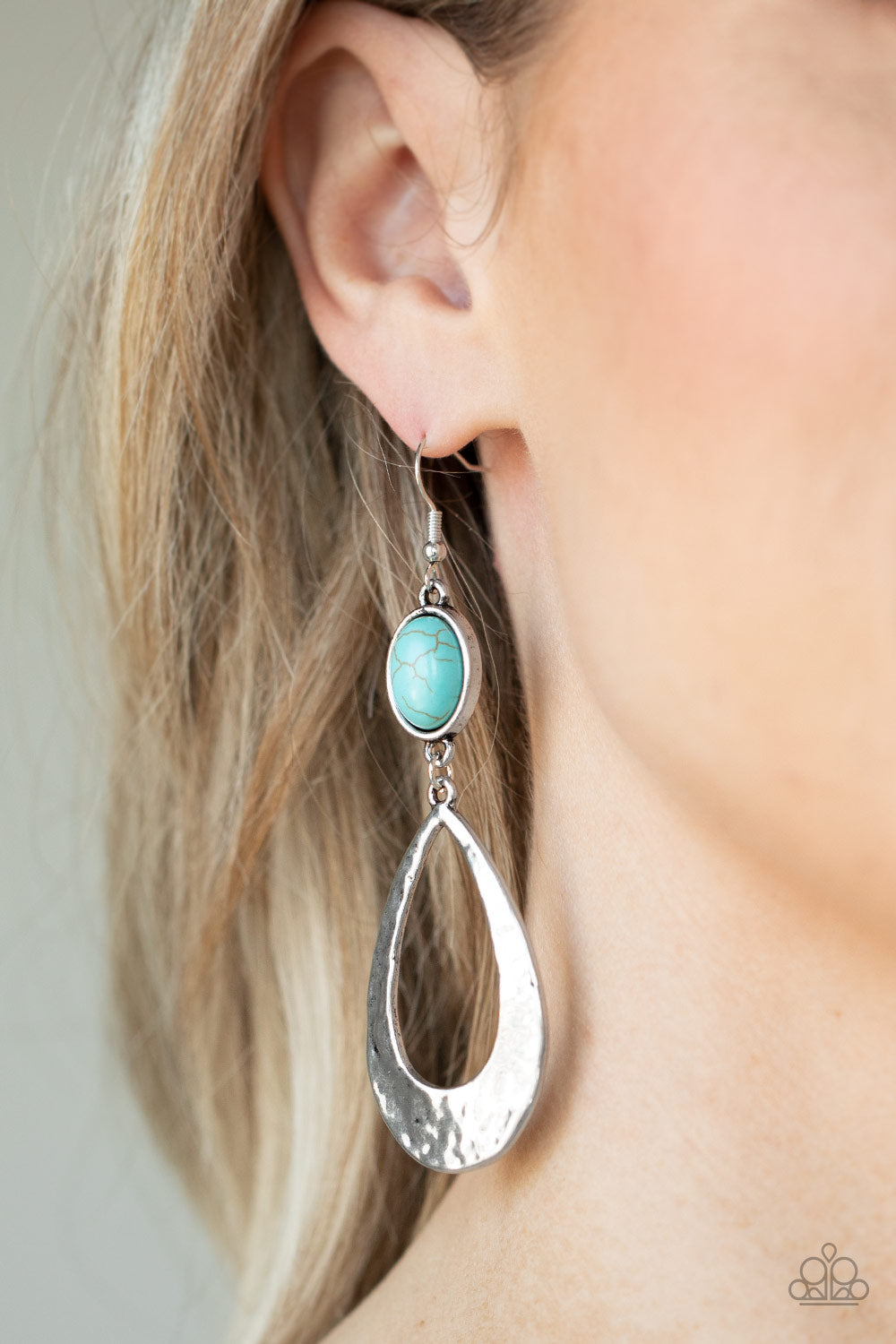 Paparazzi ♥ Badlands Baby - Blue ♥  Earrings