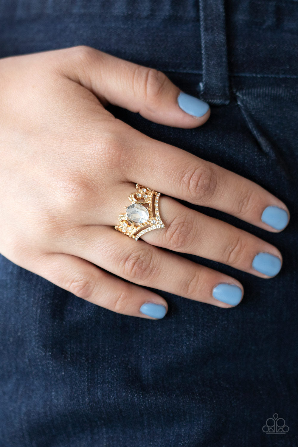 Paparazzi ♥ Metro Queen - Gold ♥  Ring