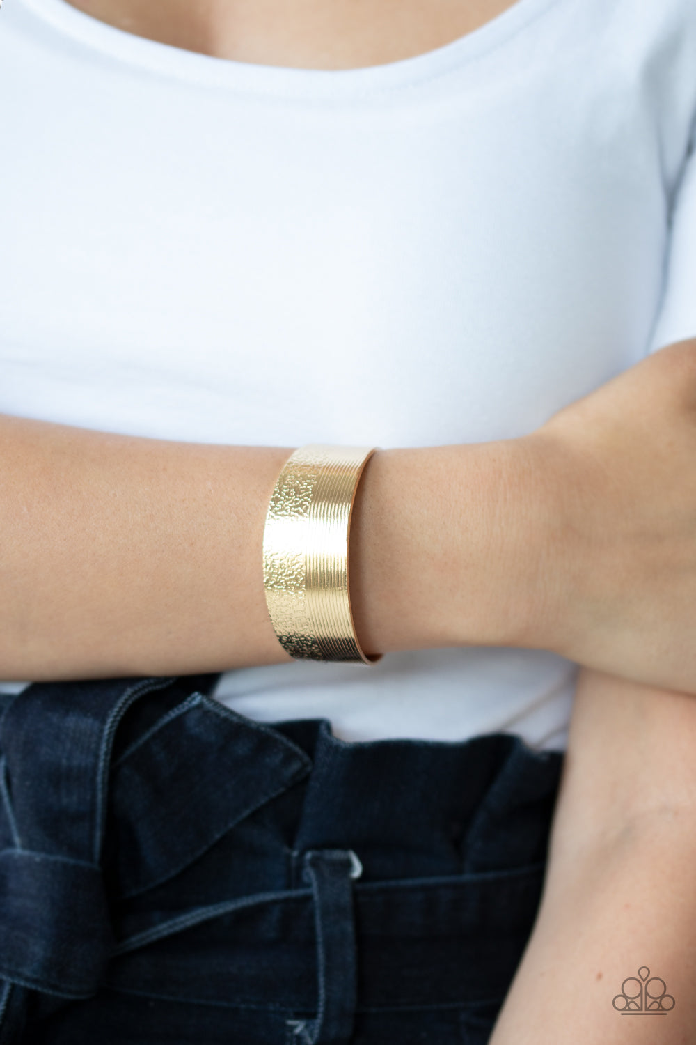 Paparazzi ♥ Mixed Vibes - Gold ♥  Bracelet
