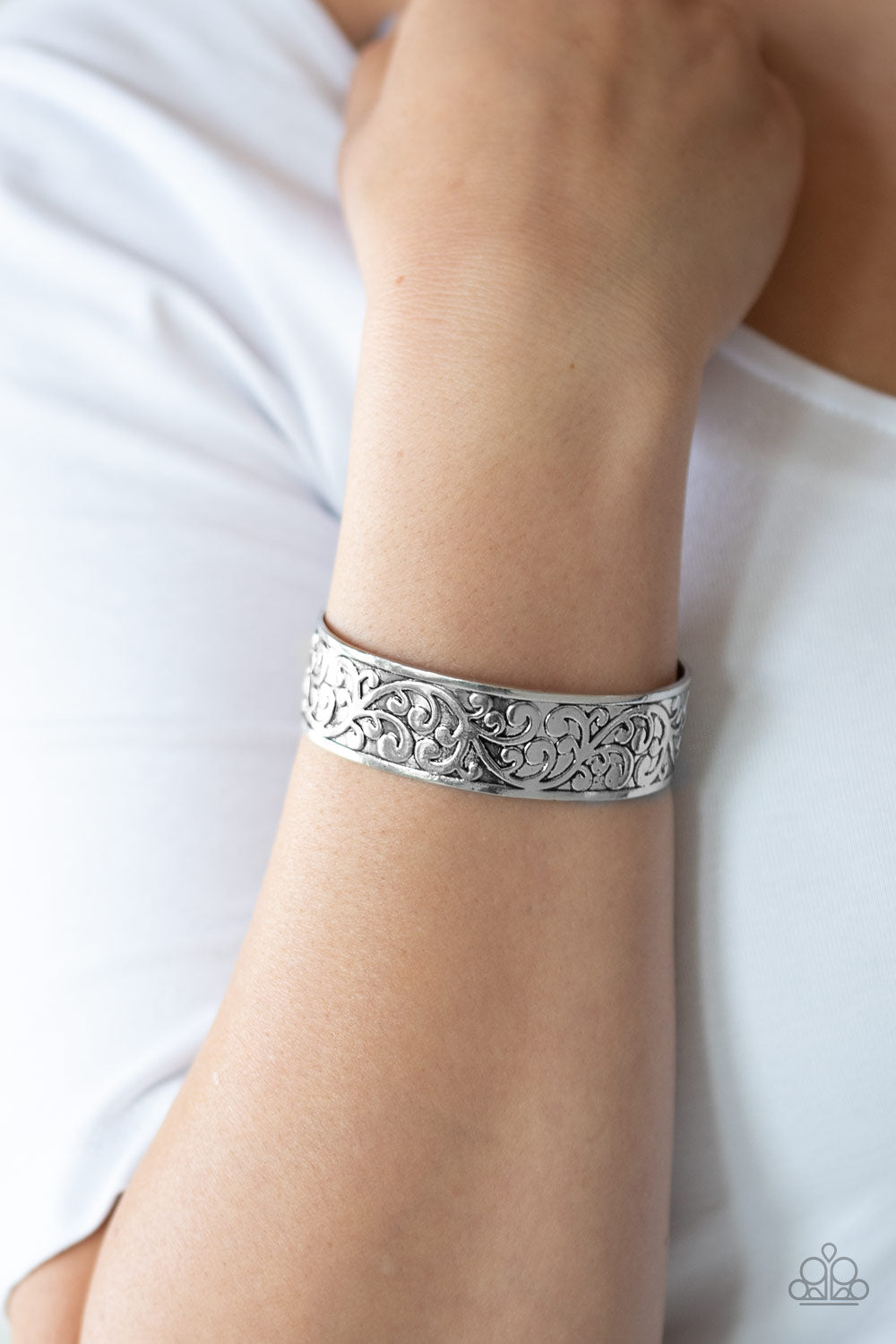 Paparazzi ♥ Read The VINE Print - Silver ♥  Bracelet