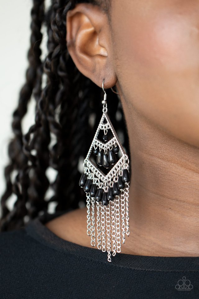 Paparazzi ♥ Trending Transcendence - Black ♥ Earrings