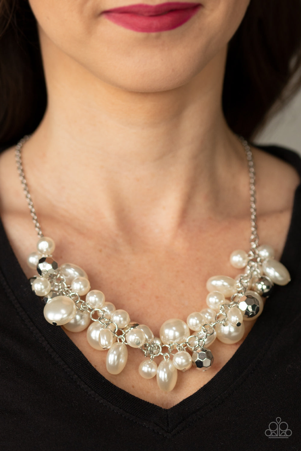 Paparazzi ♥ Battle of the Bombshells - White ♥  Necklace