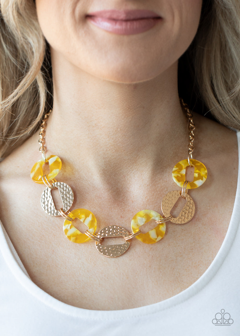 Paparazzi ♥ Retro Retrograde - Yellow ♥  Necklace