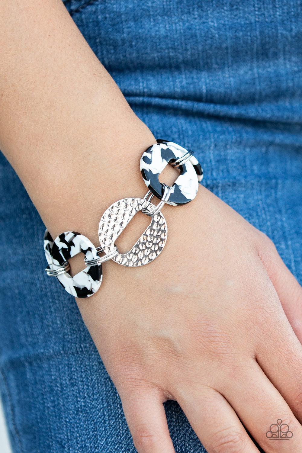 Paparazzi ♥ Retro Recharge - White ♥  Bracelet