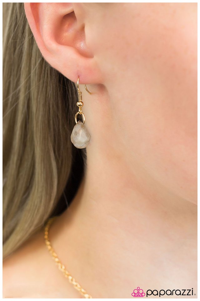 Paparazzi ♥ Elixir - Gold ♥ Necklace