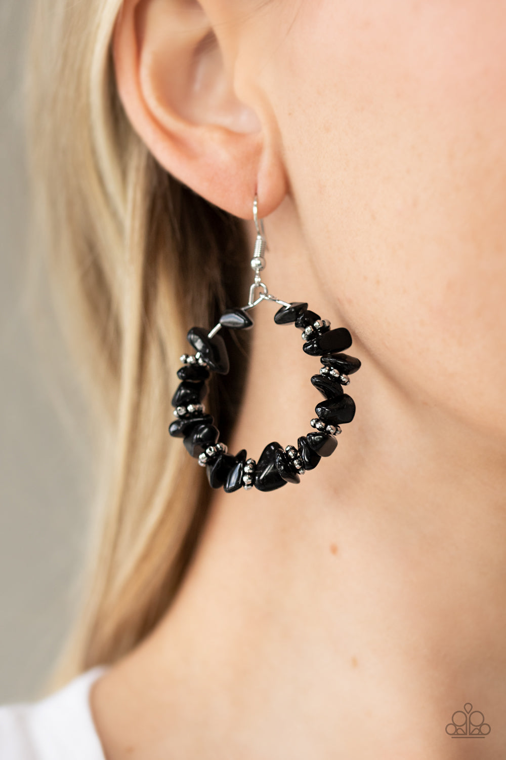 Paparazzi ♥ Going for Grounded - Black ♥  Earrings