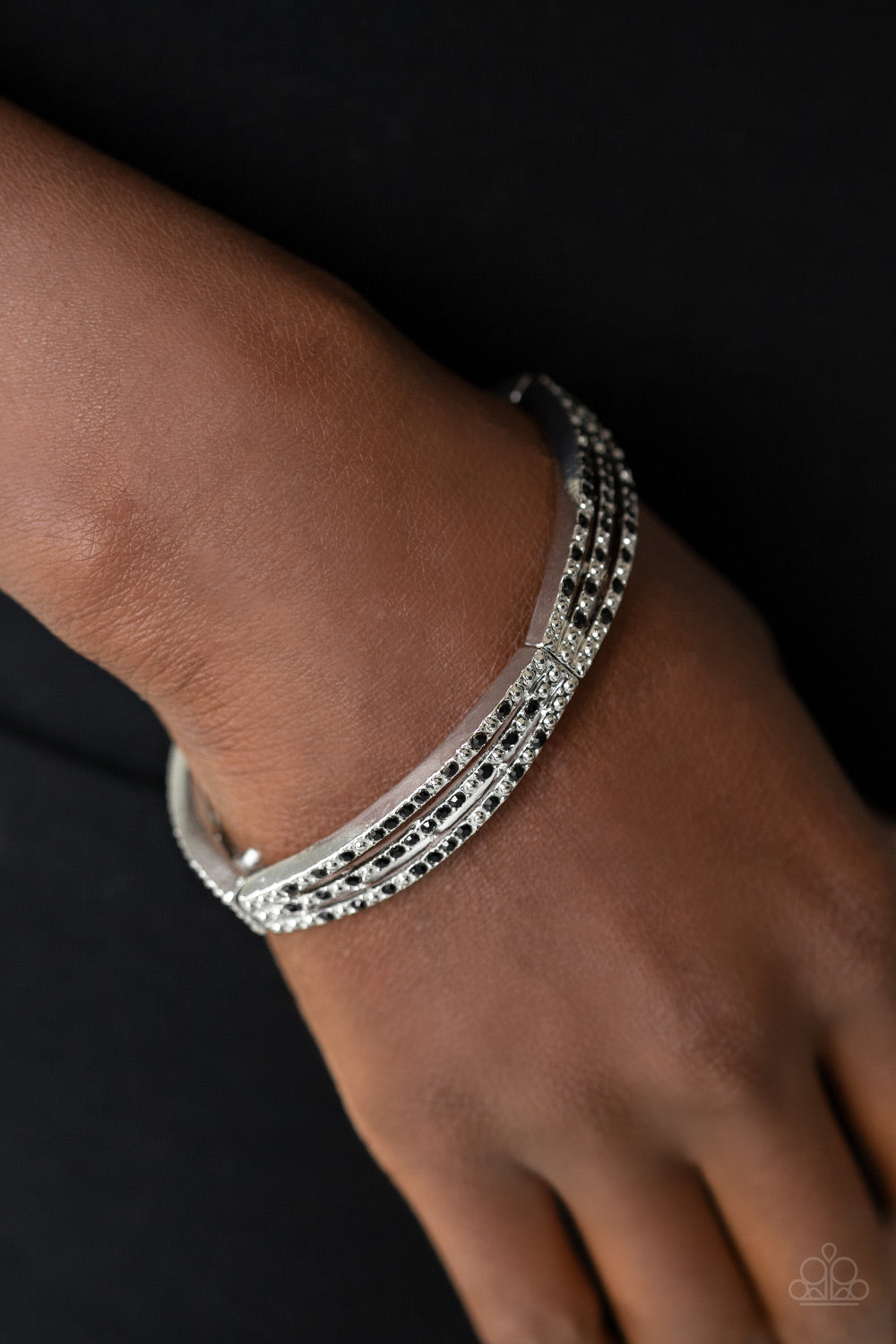 Paparazzi ♥ Suburban Scene - Black ♥  Bracelet