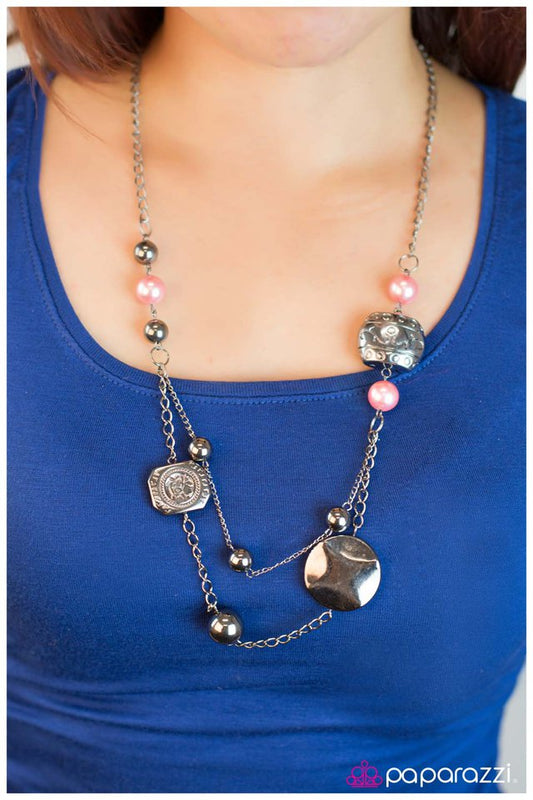 vintage-vision-coral-necklace-p2wh-ogbk-030xx