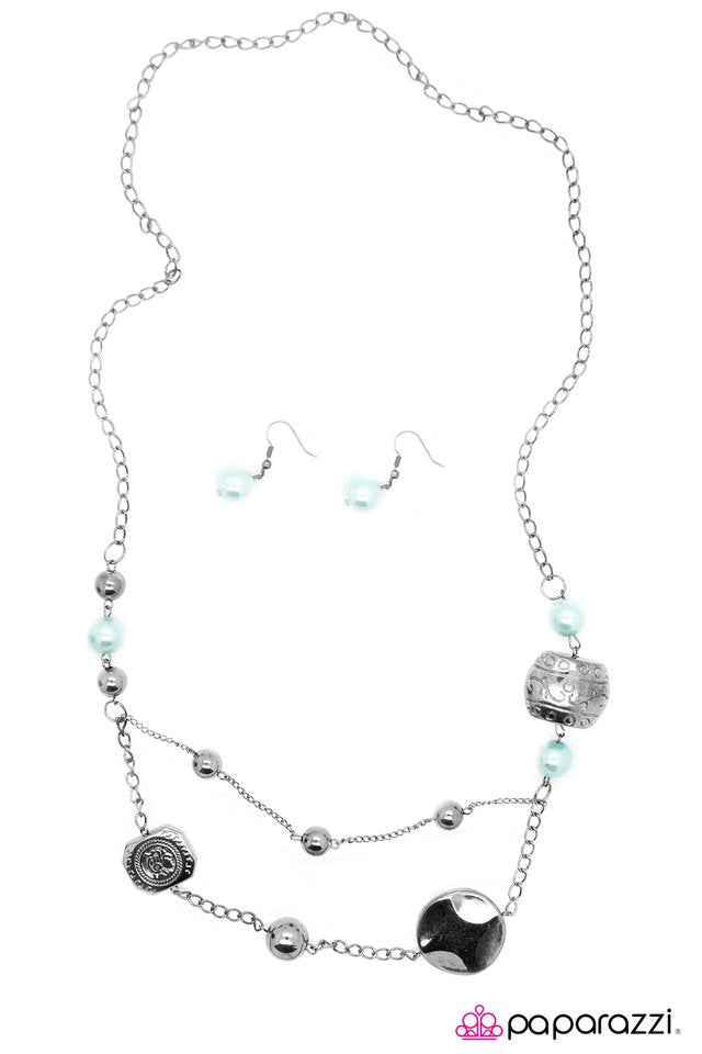 Paparazzi ♥ Vintage Inspiration - Blue ♥ Necklace