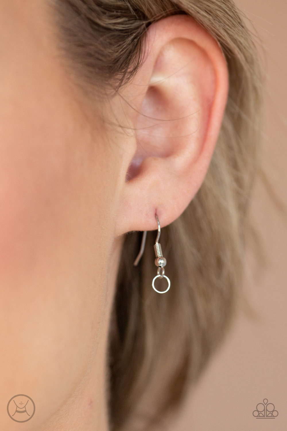 Paparazzi ♥ Minimalist Magic - Silver ♥  Necklace