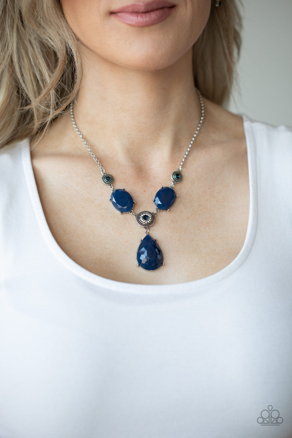 Paparazzi ♥ Heirloom Hideaway - Blue ♥  Necklace