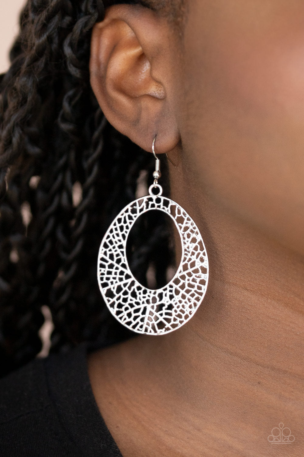 Paparazzi ♥ Serenely Shattered - Silver ♥  Earrings