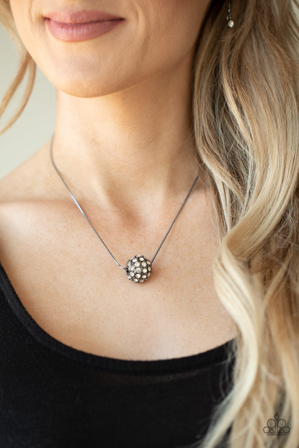 Paparazzi ♥ Come Out of Your BOMBSHELL - Black ♥  Necklace