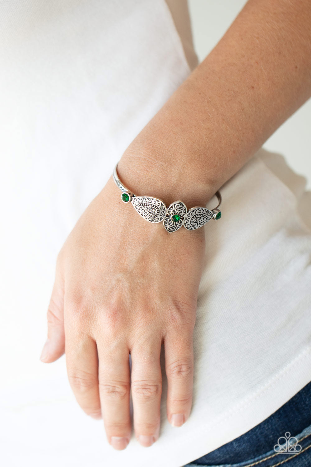 Paparazzi ♥ Flourishing Fashion - Green ♥  Bracelet