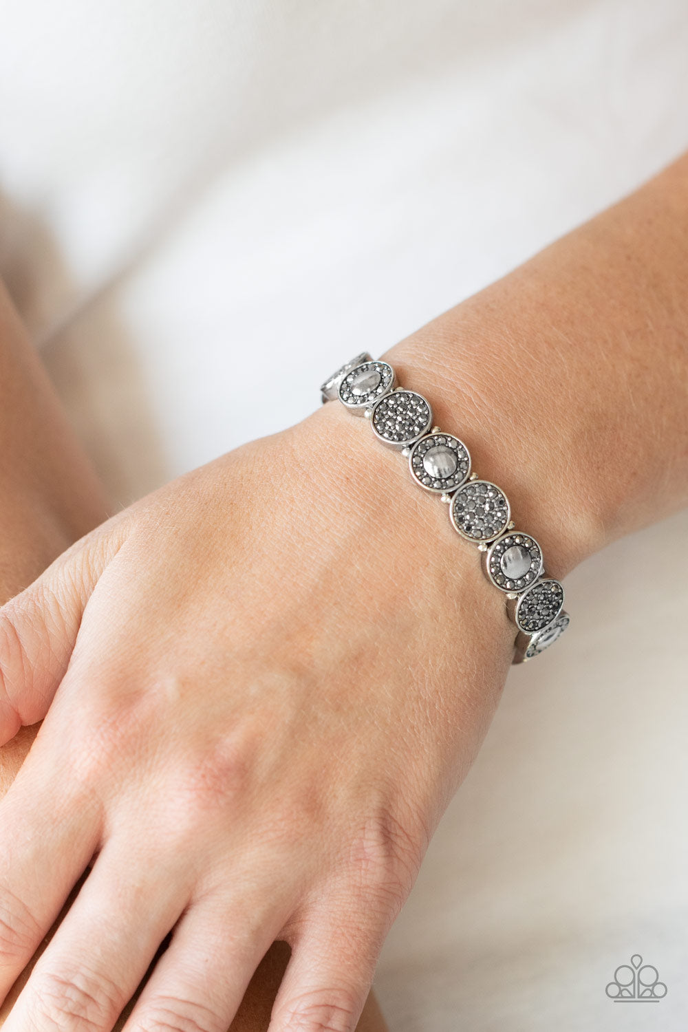 Paparazzi ♥ Glamour Garden - Silver ♥  Bracelet