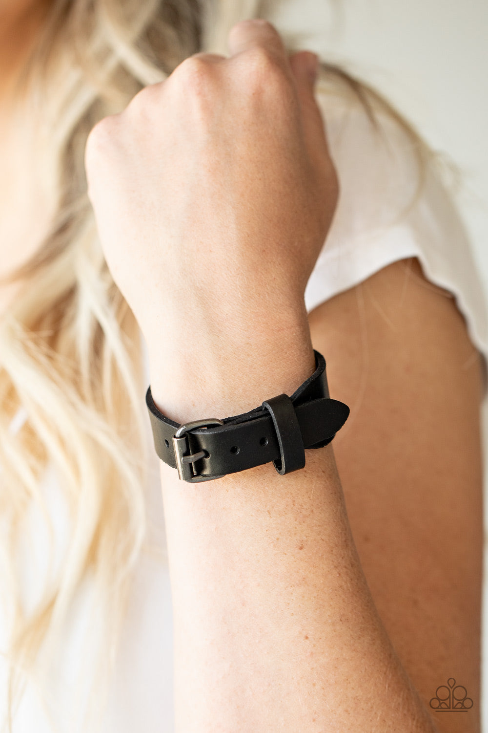 Paparazzi ♥ Tougher Than Leather - Black ♥  Bracelet
