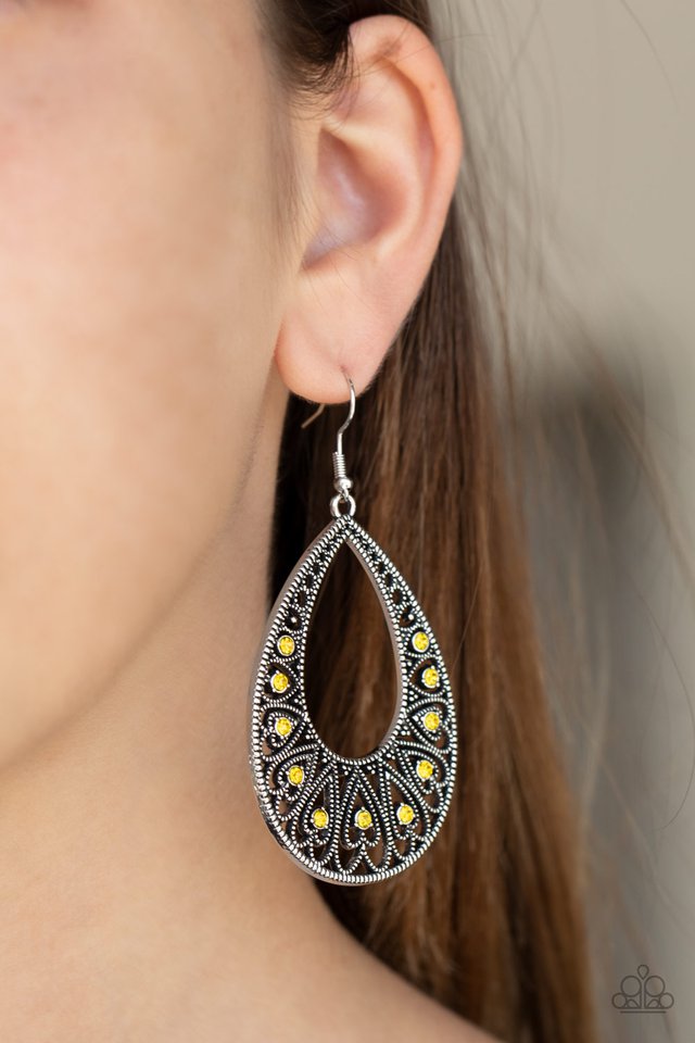 Paparazzi ♥ Love To Be Loved - Yellow ♥ Earrings