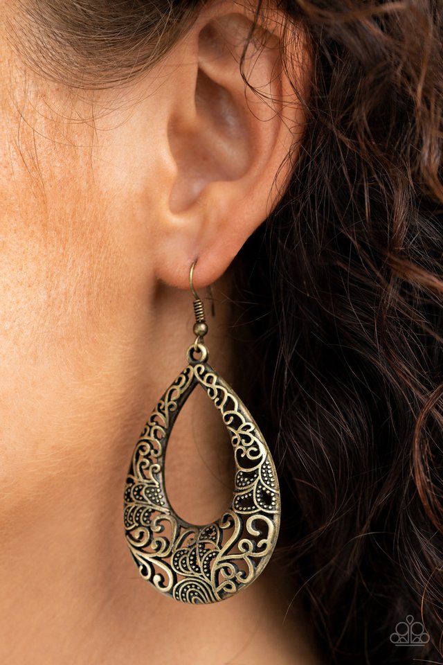 Paparazzi ♥ Get Into The GROVE - Brass ♥ Earrings