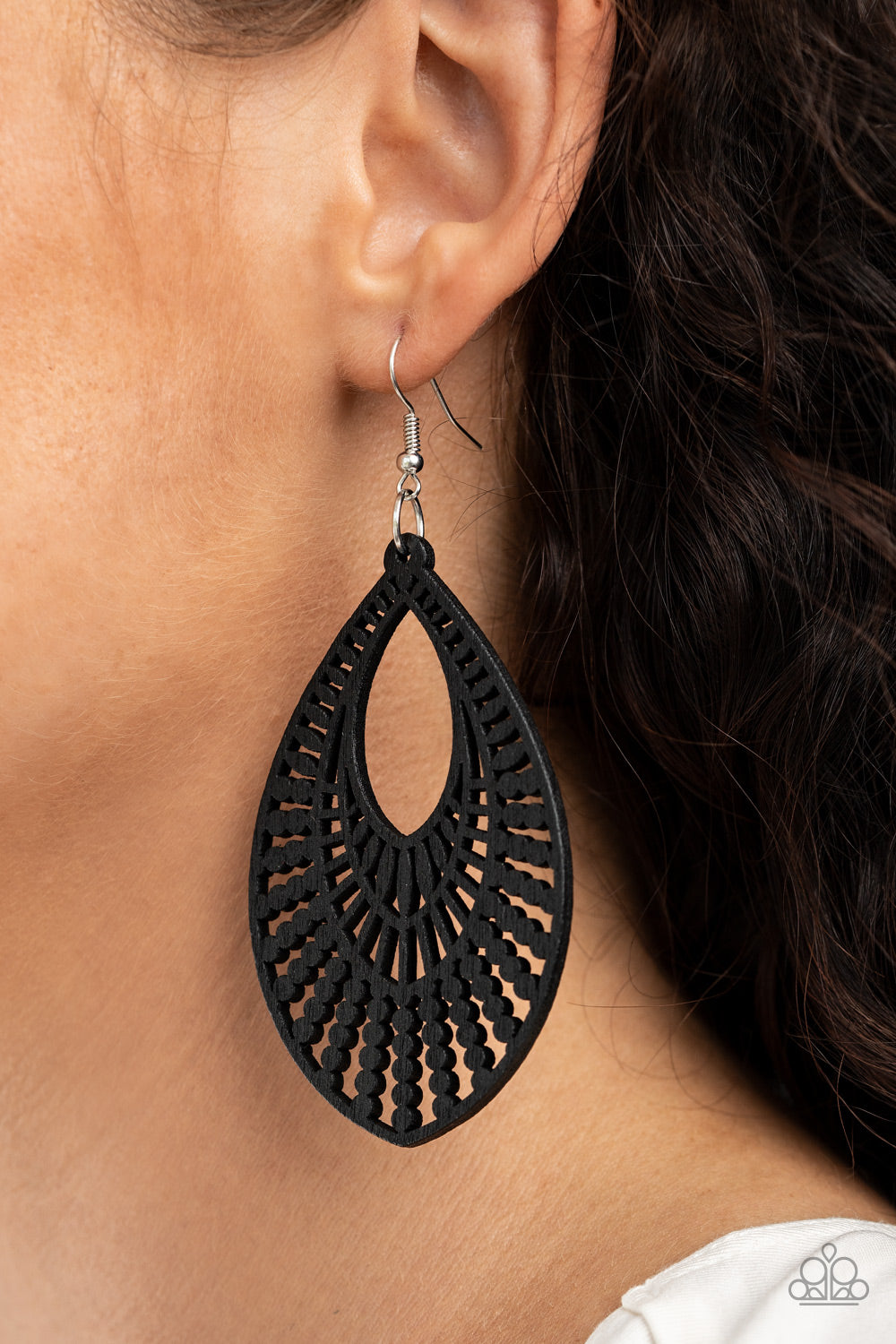 Paparazzi ♥ Bermuda Breeze - Black ♥  Earrings