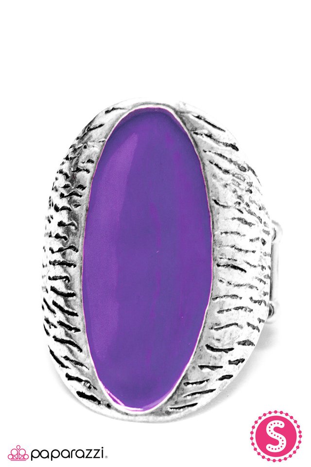 Paparazzi ♥ Not To Be Outdone - Purple ♥ Ring