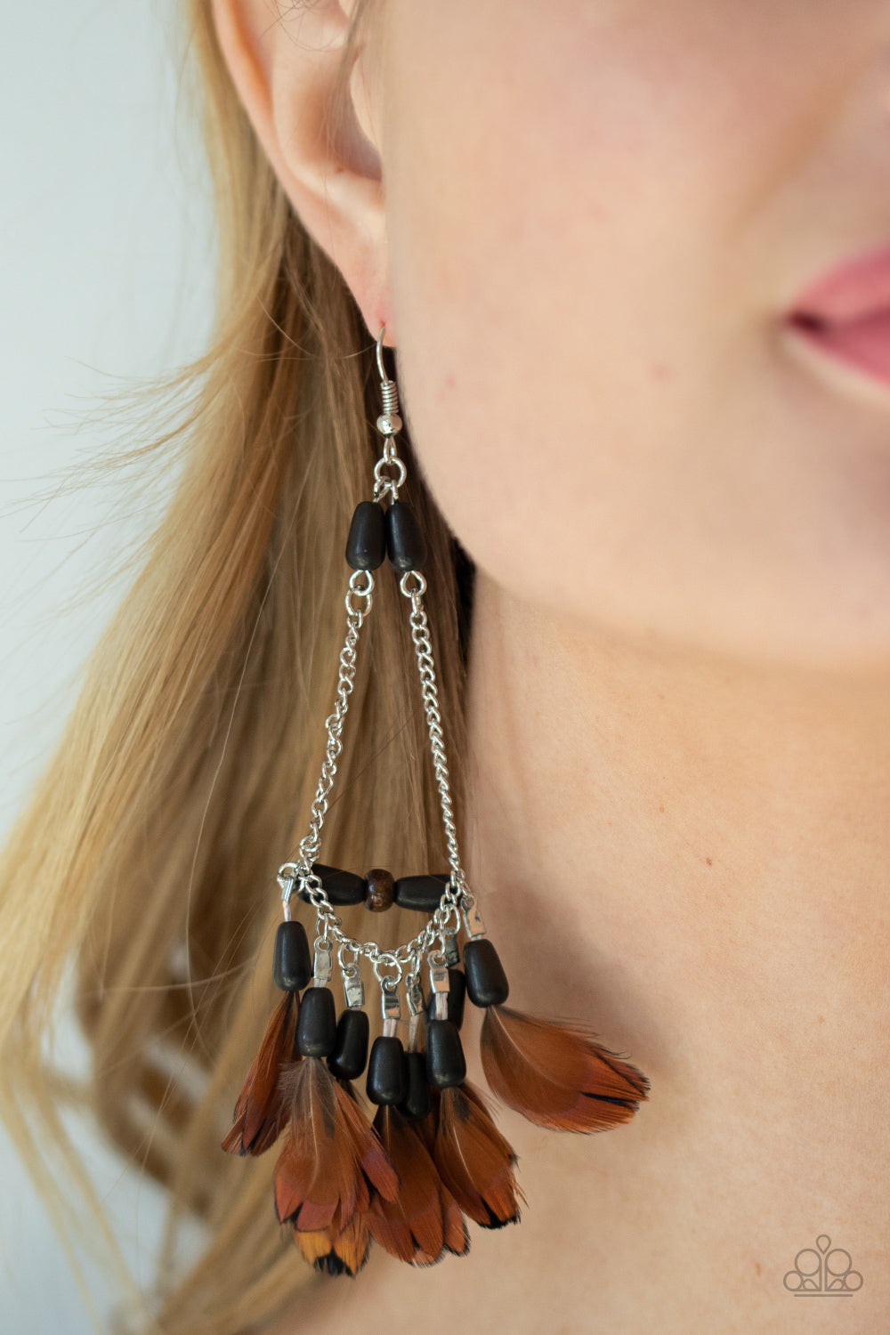 Paparazzi ♥ Haute Hawk - Black ♥  Earrings