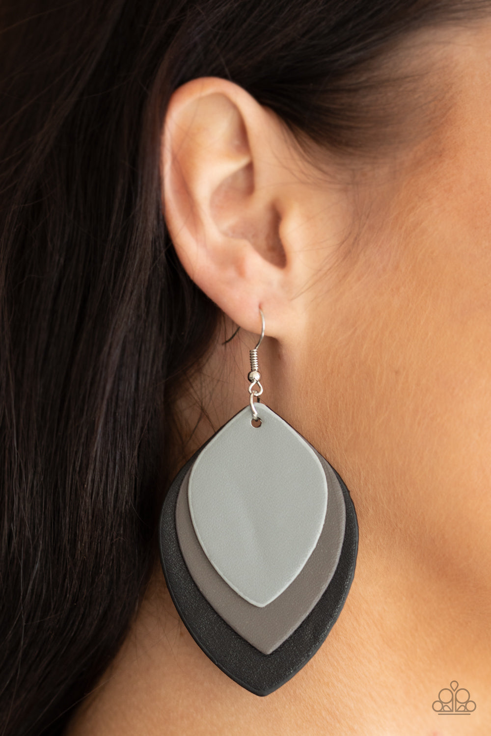 Paparazzi ♥ Light as a LEATHER - Black ♥  Earrings
