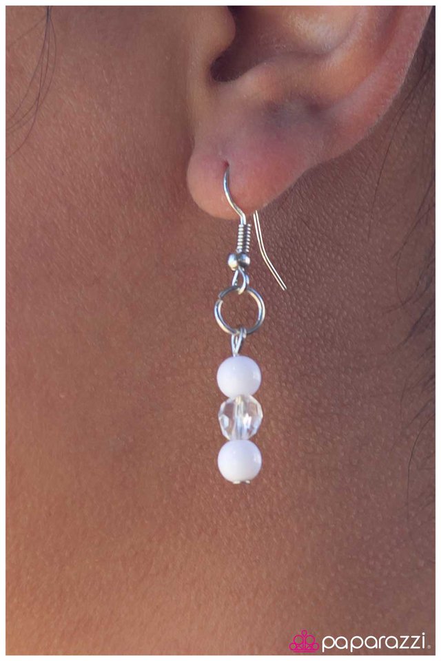 Paparazzi ♥ On Cloud Nine - White ♥ Necklace