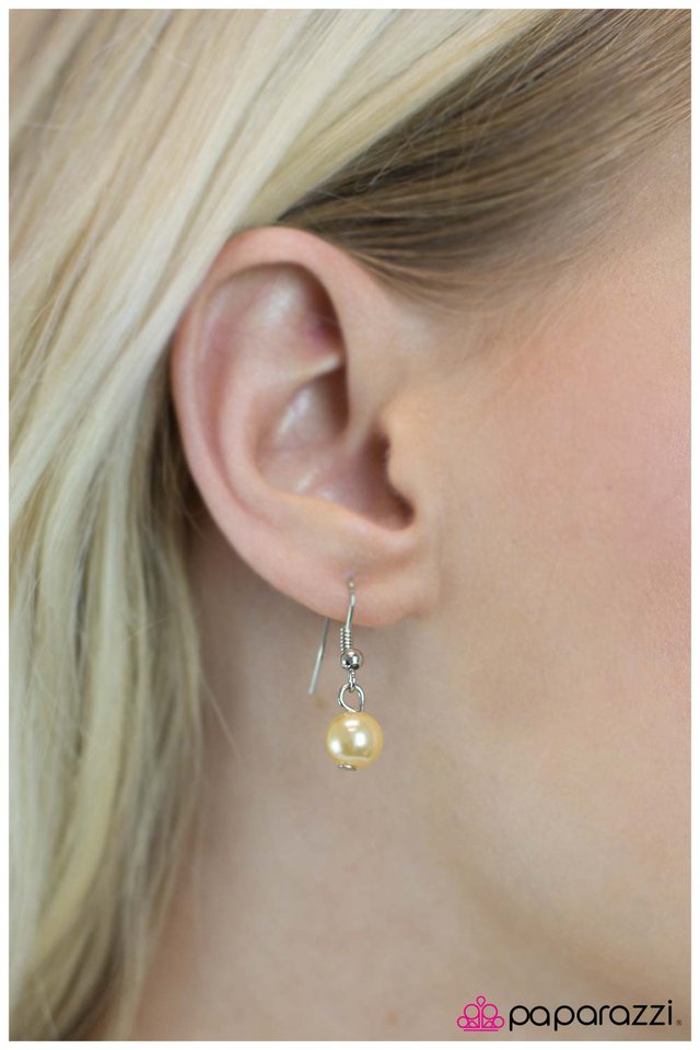 Paparazzi ♥ Expressionist - Yellow ♥ Necklace