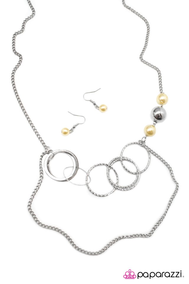 Paparazzi ♥ Expressionist - Yellow ♥ Necklace