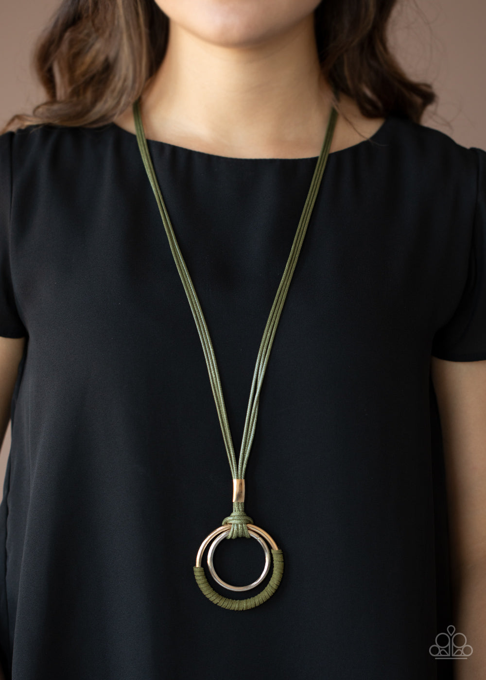 Paparazzi ♥ Elliptical Essence - Green ♥  Necklace