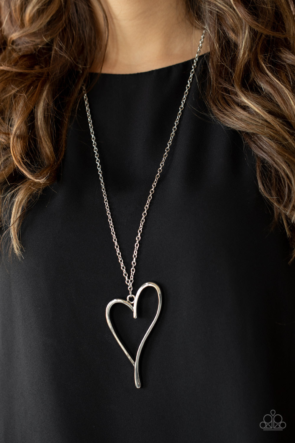 Paparazzi ♥ HEARTS So Good - Silver ♥  Necklace