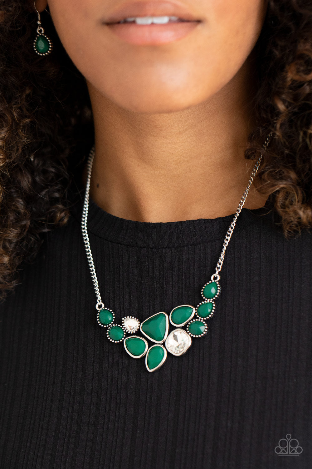Paparazzi ♥ Breathtaking Brilliance - Green ♥  Necklace