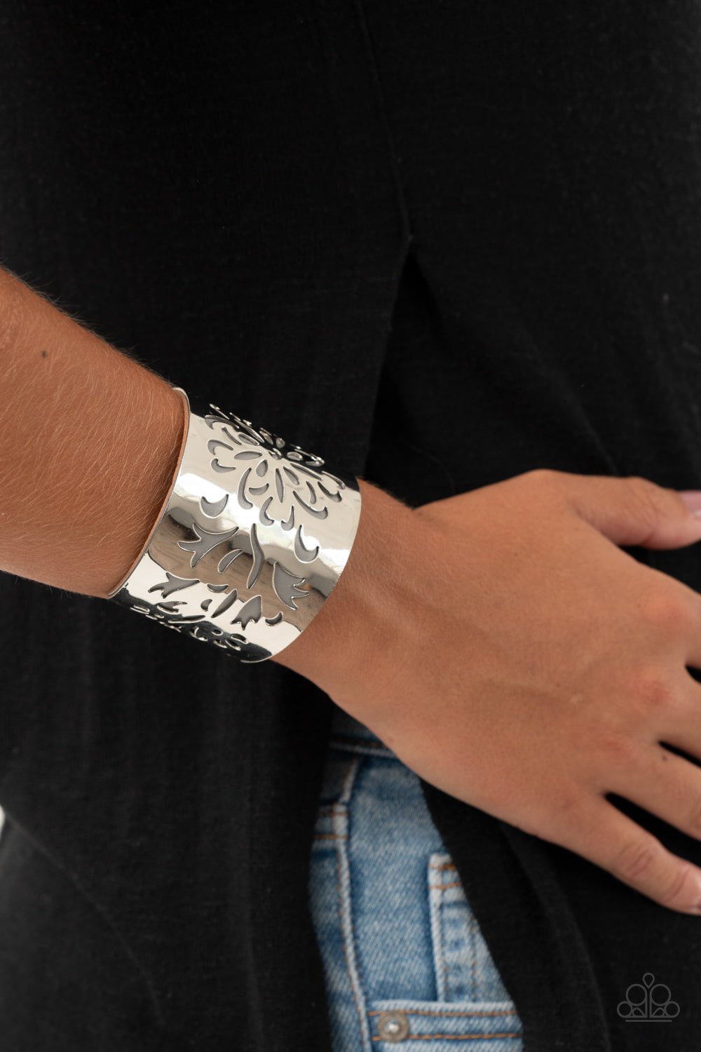 Paparazzi ♥ Get Your Bloom On - Silver ♥  Bracelet