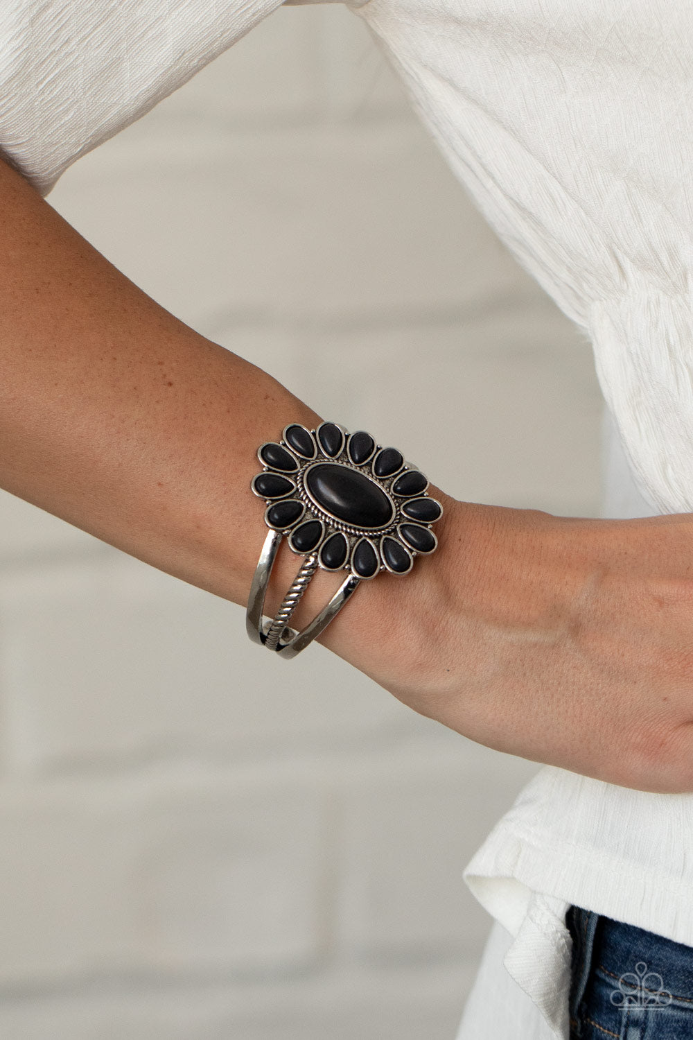 Paparazzi ♥ Sedona Spring - Black ♥  Bracelet