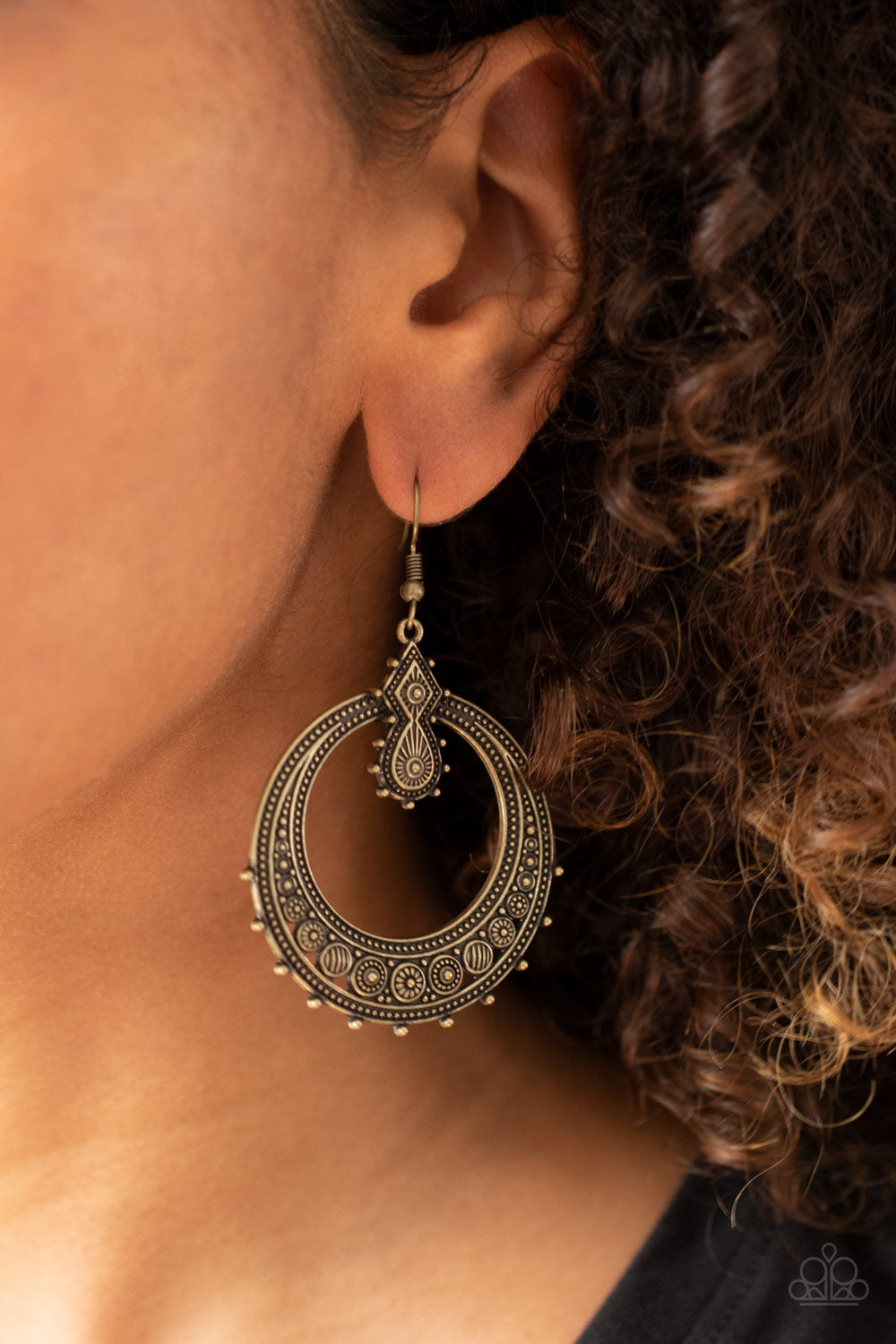 Paparazzi ♥ Solar Orbit - Brass ♥  Earrings