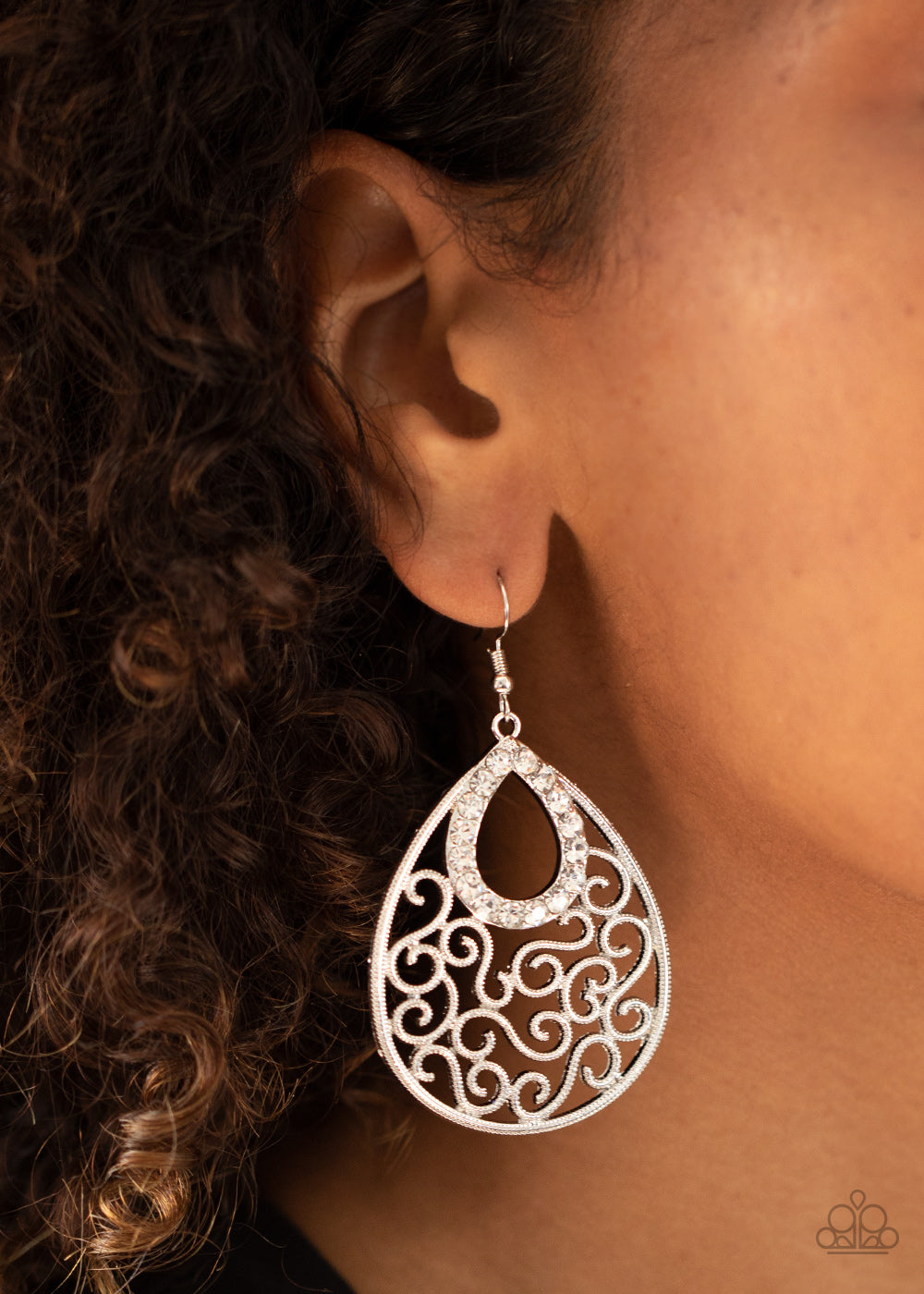 Paparazzi ♥ Seize The Stage - White ♥  Earrings
