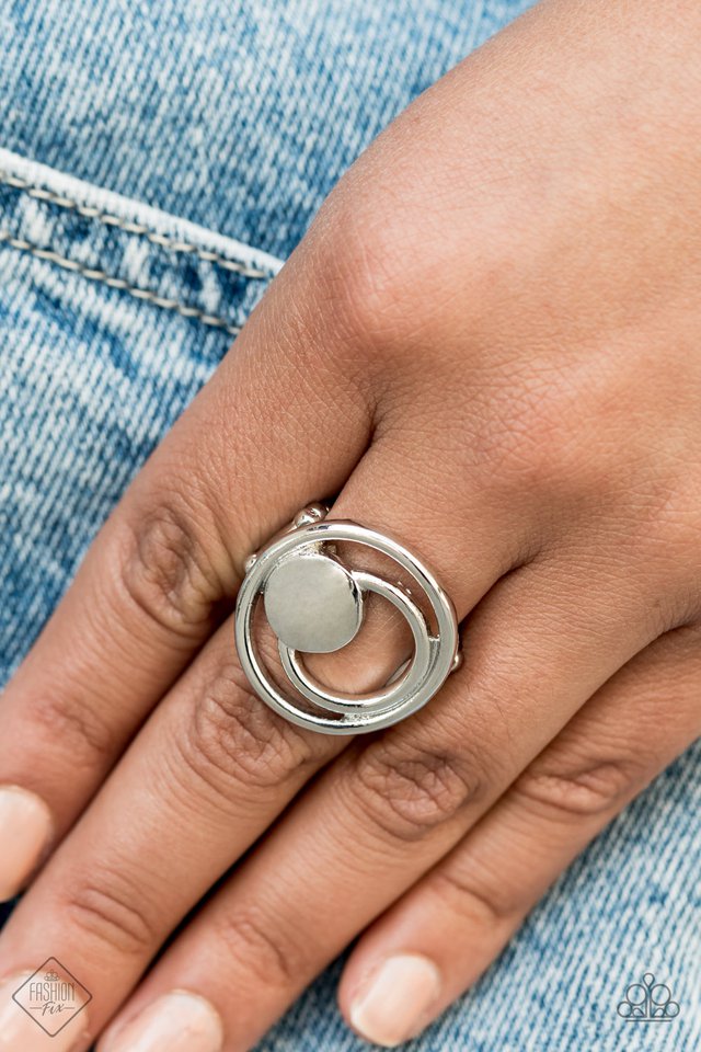 Paparazzi ♥ Edgy Eclipse - Silver ♥ Ring