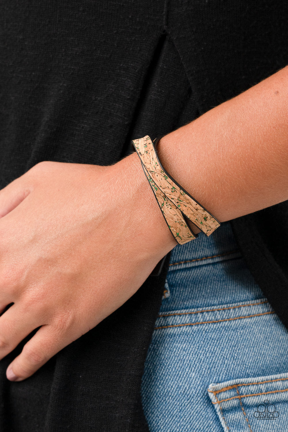 Paparazzi ♥ Space Warp - Green ♥  Bracelet