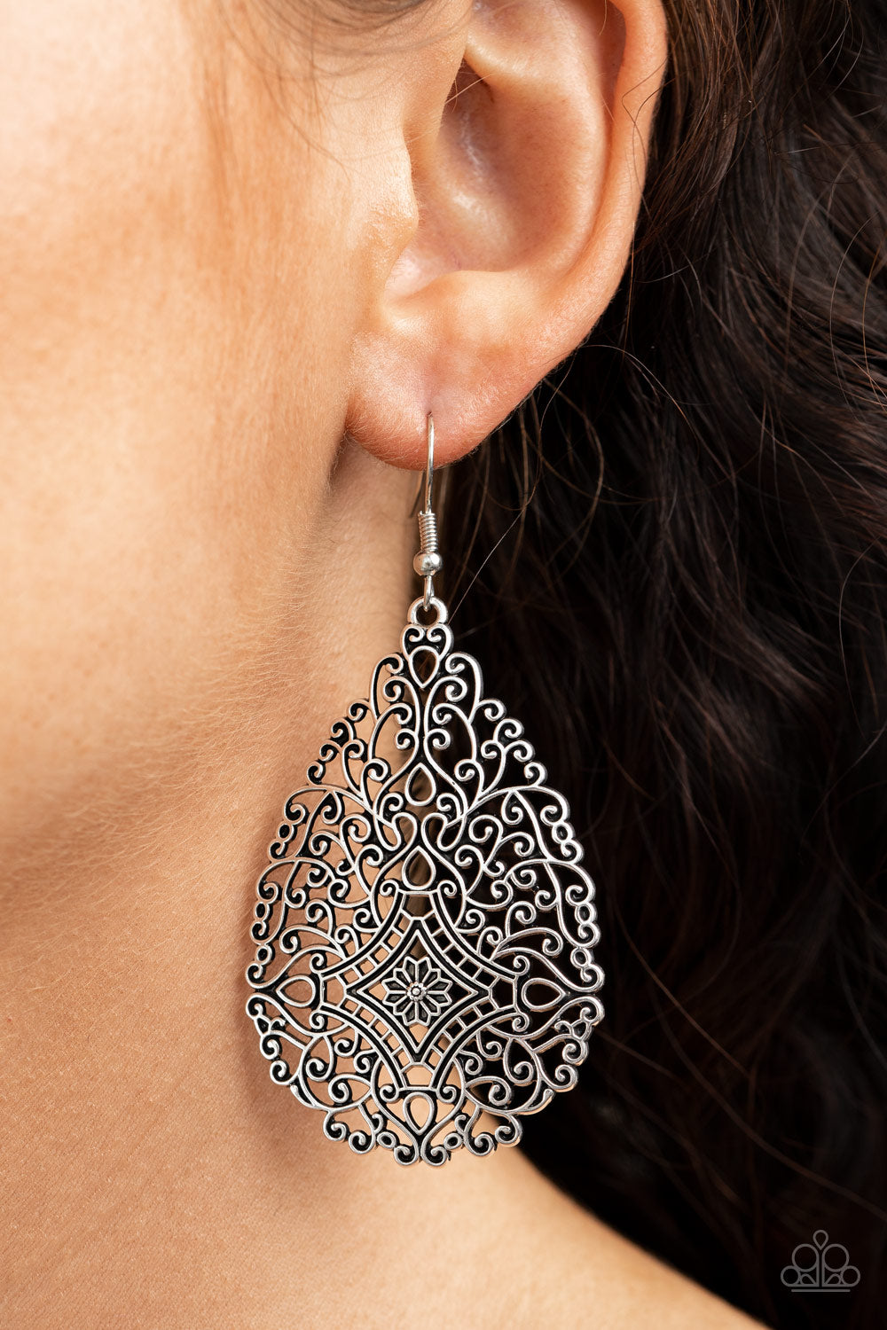 Paparazzi ♥ Napa Valley Vintage - Silver ♥  Earrings