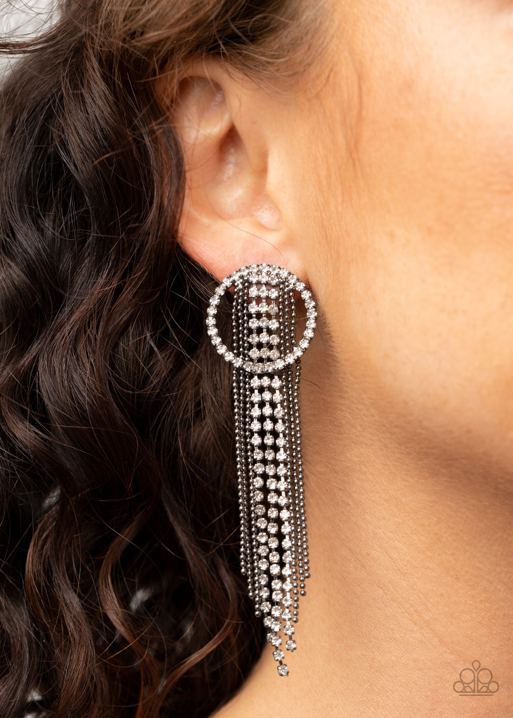 Paparazzi ♥ Dazzle by Default - Black ♥  Post Earrings